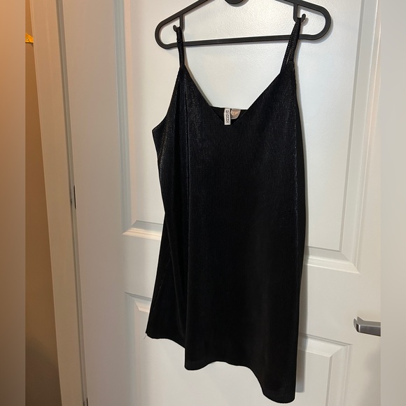 DIVIDED by H&M Shimmer Tunic Dress - Picture 1 of 5